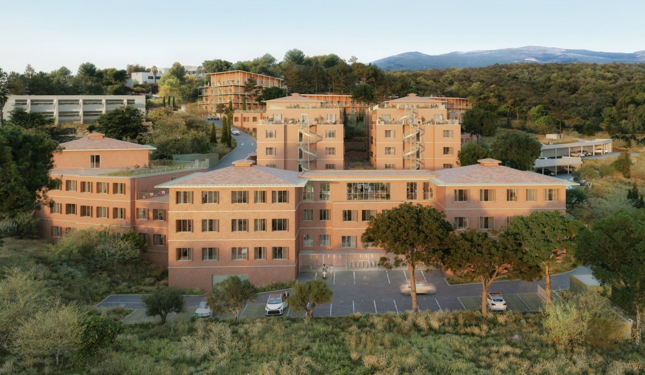 Rnovation / Extension / Rhabilitation : Le Campus des Amandiers  Biot par Woodeum (Groupe Cogedim).Architectes : Dimitri Roussel & Marine CangioneAncien site de bureaux, Le Campus des Amandiers a t entirement repens pour redonner vie aux  Espaces Renard   Sophia Antipolis. L’opration repose sur la rversibilit des btiments et une programmation mixte de logements et bureaux. Plus de la moiti des surfaces impermabilises ont t transformes en espaces paysagers, au cœur d’un site de 2 hectares. Avec deux btiments neufs en bton bas carbone et trois en rhabilitation, le projet illustre une vision durable, o performance environnementale et qualit architecturale se conjuguent.