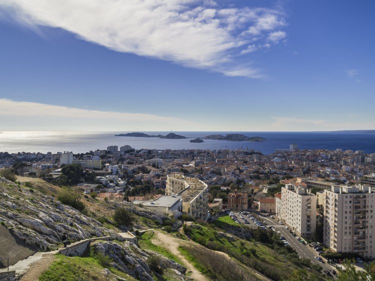 Les ventes de logements neufs en collectif ont recul de 30 %  Marseille, - 26 %  Aix-en-Provence et mme - 41 % en Provence au 1er semestre 2024. | DR