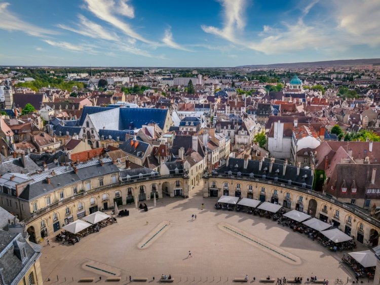 L'immobilier neuf  Montpellier et sa rgion subit une chute encore plus profonde qu'au niveau national, rapporte la FPI Occitanie Mditerrane. | Shutterstock