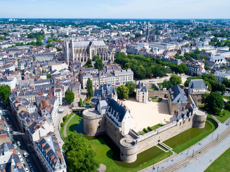 Le march immobilier neuf  Nantes et sa rgion a volu entre baisse de loffre et regain des acheteurs occupants en 2024 ; mais quid pour 2025 ? | Shutterstock