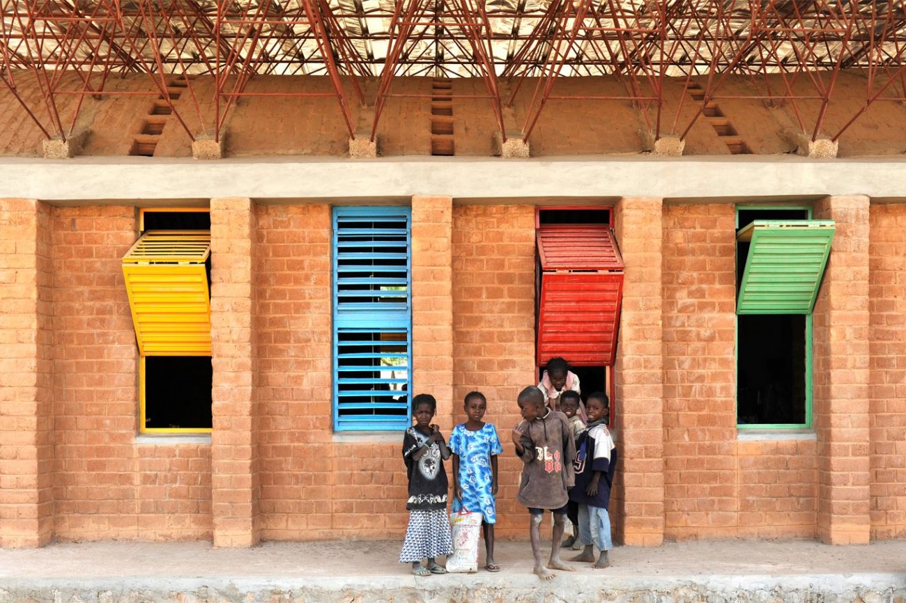 Ecole primaire de Gando, ville de naissance de Francis Kéré ©Erik-Jan Owerkerk