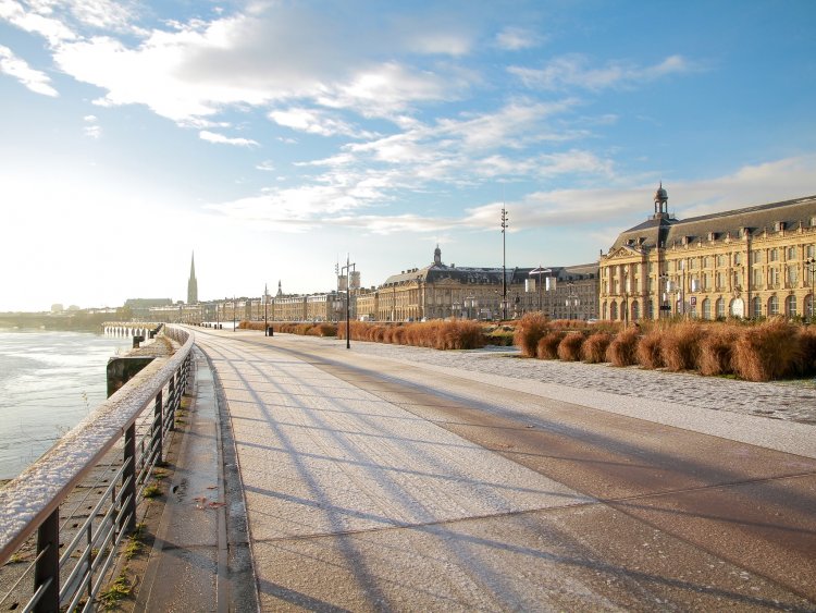 Immobilier neuf Bordeaux : vers une lente reprise du logement neuf en Gironde