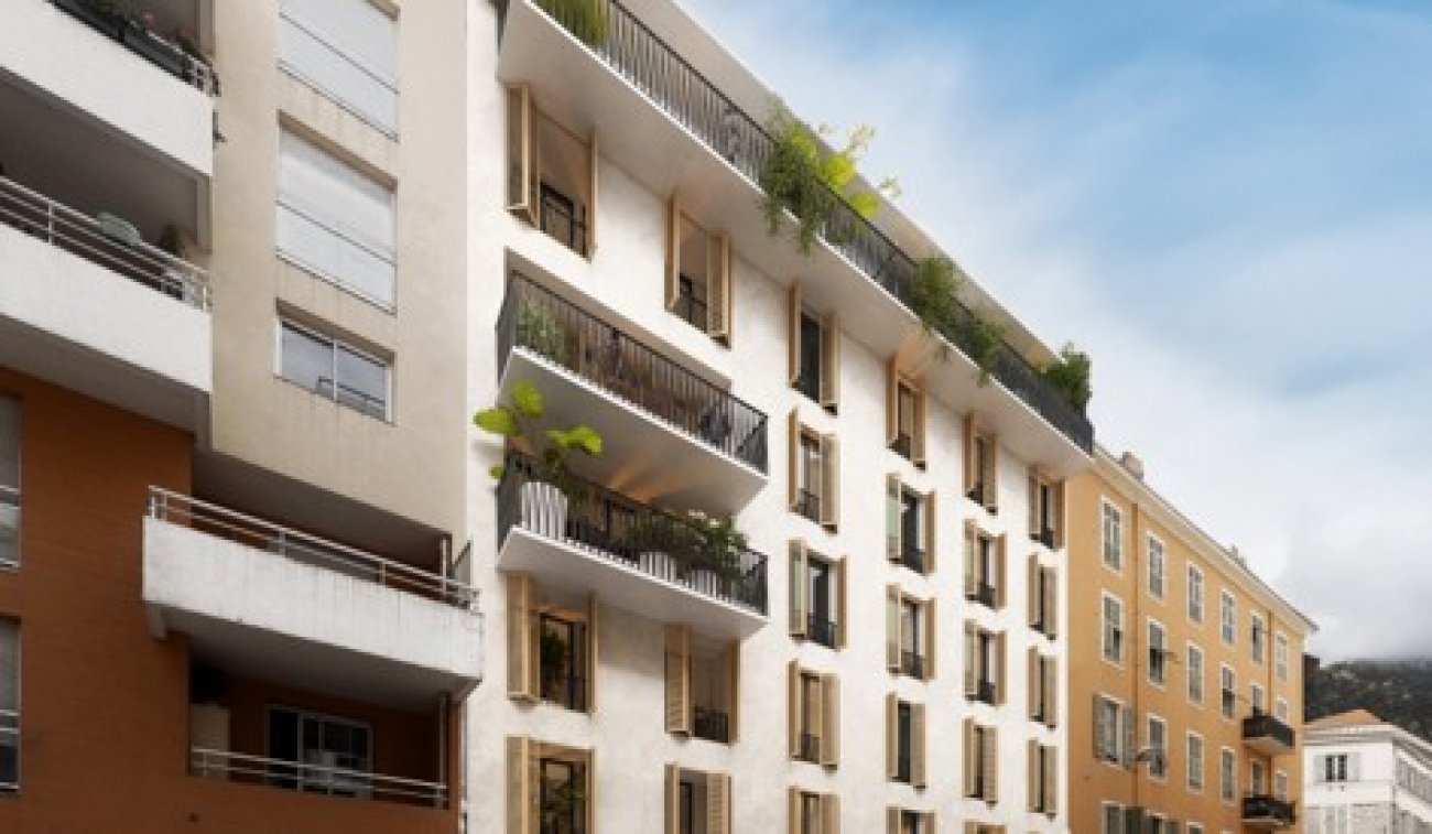 Immobilier d’entreprise : Villa Herms  Nice par Sogeprom.Architectes : Carta – Reichen & Robert AssocisLe projet Villa Herms consiste en la dmolition de constructions vtustes pour laisser place  une rsidence de tourisme en R+6. Sobre et contemporaine, son architecture rinterprte les codes locaux avec des faades classiques, volets persiennes et garde-corps mtalliques. Avec 13 appartements ddis  la clientle d’Edgar Suites, un logement pour veilleur de nuit, des locaux techniques et 8 places de stationnement, le programme complte harmonieusement l’lot tout en offrant un amnagement paysager vgtalis au cœur du projet.