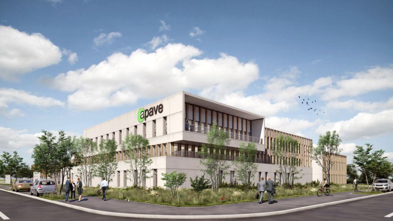 Pyramide Immobilier d’entreprise : Apave à Bois-Guillaume (76) du promoteur SogepromArchitectes : Christophe Bidaud ArchitectePrésentation : Apave est un immeuble de bureaux de 6 400 m² conçu pour la modularité et le bien-être des utilisateurs. Sa conception bioclimatique et ses certifications « Biodivercity » et « Osmoz » mettent en avant l’exemplarité environnementale. Le projet combine des espaces logistiques, des bureaux et un pôle formation articulés autour d’un agora central, proposant un cadre de travail agréable, lumineux et performant pour les entreprises.