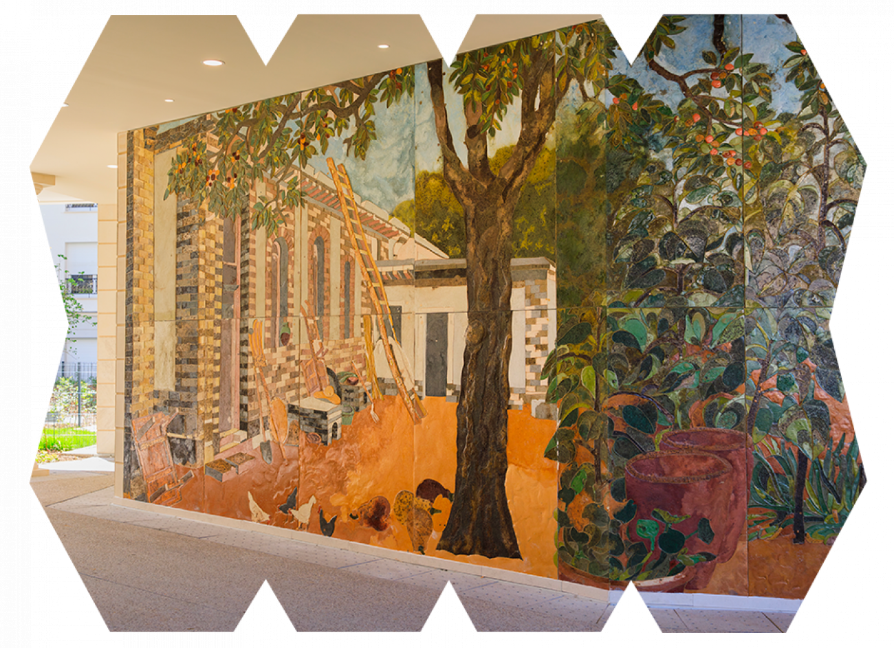 Ugo Schildge raconte l’histoire du Blanc-Mesnil avec Emerige Au Blanc-Mesnil, en Seine-Saint-Denis, Emerige a confié à Ugo Schildge deux fresques monumentales intégrées à une résidence conçue par Urbanita Architecture. L’artiste crée un récit visuel sur l’histoire locale, reliant nature, architecture et mémoire collective. Les 6 200 m² d’espaces verts conçus par La Compagnie du Paysage complètent cet écrin de vie. Ugo Schildge – Fresques du Blanc-MesnilPromoteur : EmerigeVille : Blanc-MesnilRésumé : Deux fresques monumentales à l’entrée d’une résidence, retraçant l’histoire de la ville et rendant hommage à la nature et à l’architecture locale.© Joséphine de Rohan-Chabot