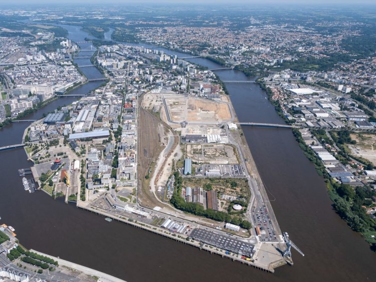 L'île de Nantes, futur théâtre d'une transformation urbaine écologique et inclusive, pilotée par une équipe de concepteurs urbains à partir de 2025.